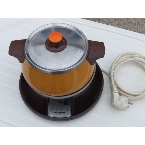 Réchaud fondue + 8 assiettes ad'hoc