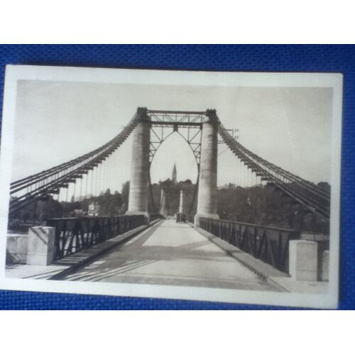Gennes (M Et L) Le Pont Suspendu Sur La Loire Vers L'eglise Saint-Eusèbe. 1940