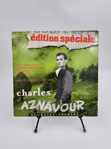 Vinyle 45 Tours Charles Aznavour : Édition Spéciale (Merci Mon Dieu / L’Amour À Fait De Moi…) Avec Fourreau