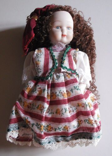 Poupée Porcelaine Cheveux Bouclés Et Longs