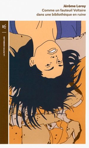 Comme Un Fauteuil Voltaire Dans Une Bibliothèque En Ruine