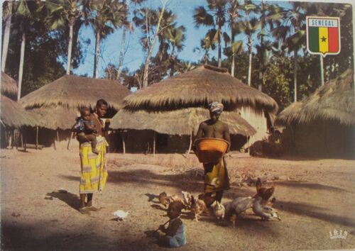Sénégal.. Casamance - Village De Basse-Casamance, Au Verso Timbre 65 F République Du Sénégal Armoiries