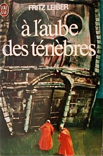 À L'aube Des Ténèbres