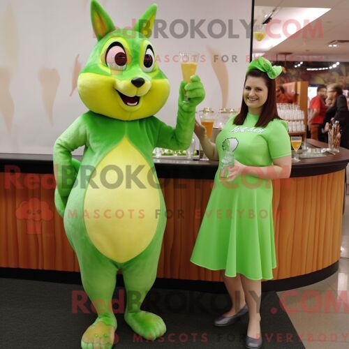 Costume De Mascotte Redbrokoly D Écureuil Vert Citron Personnage Habillé Avec Une Robe De Cocktail Et Des Montres