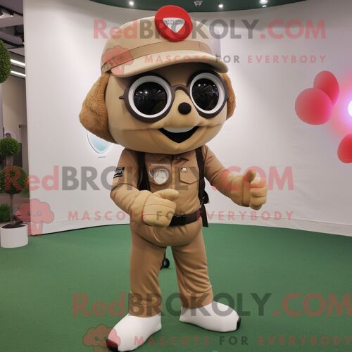 Costume De Mascotte Redbrokoly De Lapin Sauvage Beige Habillé D Un Polo Et De Sacs Messager