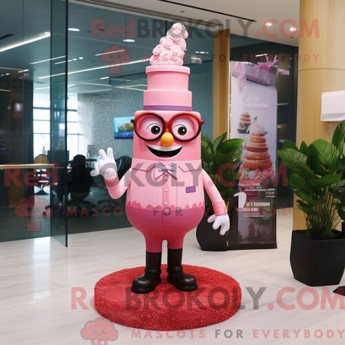 Personnage De Costume De Mascotte Redbrokoly De Gâteau De Mariage Rose Habillé Avec Un Jean Évasé Et Des Lunettes