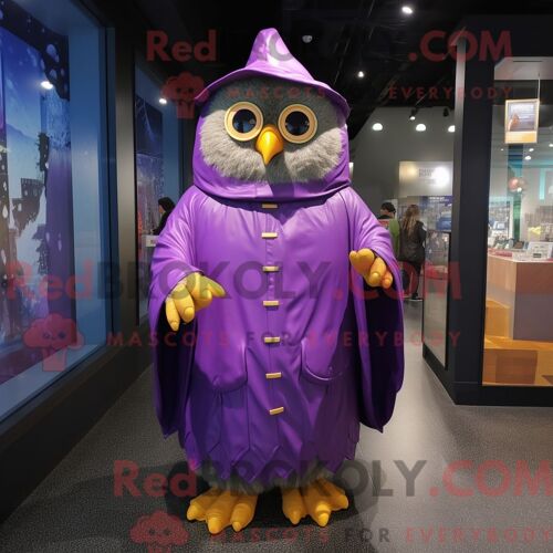 Costume Mascotte Redbrokoly De Hibou Violet Habillé D Un Imperméable Et De Mitaines