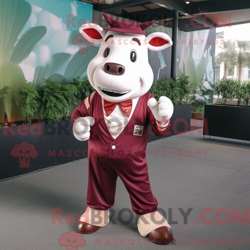 Personnage De Costume De Mascotte Redbrokoly De Vache Marron Habillé Avec Un Pantalon Chino Et Des Épingles À Cravate