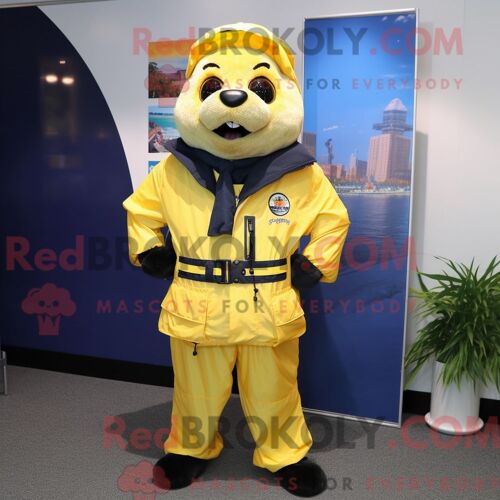 Costume De Mascotte Redbrokoly De Navy Seal Jaune Citron Habillé D Un Coupe-Vent Et De Bretelles