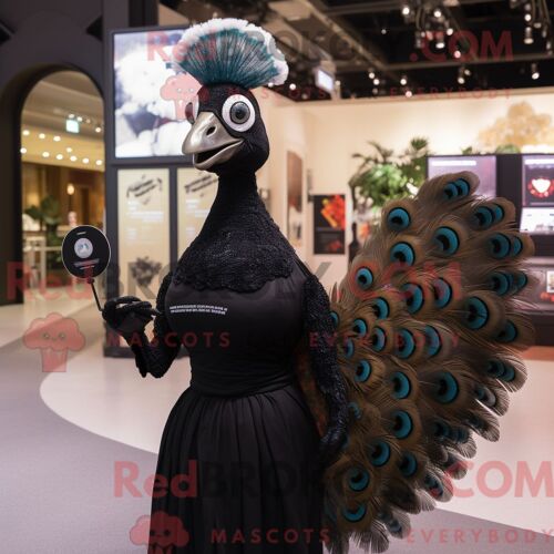 Personnage De Costume De Mascotte Redbrokoly De Bae Magenta Habillé Avec Une Robe De Soirée Et Des Sacs À Main