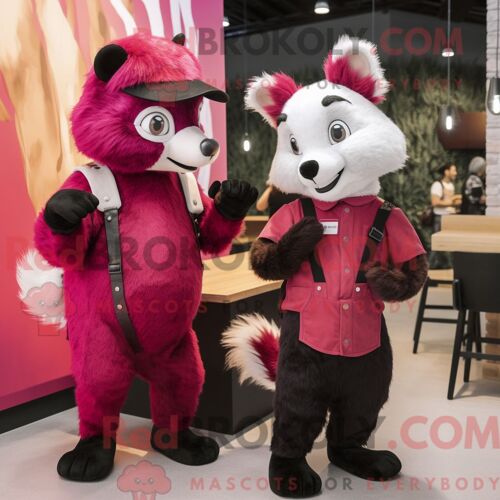 Personnage Mascotte Redbrokoly Magenta Skunk Habillé Avec Une Salopette Et Des Montres