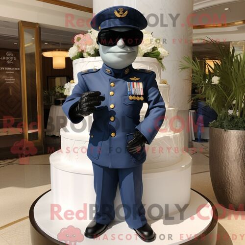 Costume Mascotte Redbrokoly De Gâteau De Mariage Bleu Marine Habillé Avec Une Combinaison Et Des Lunettes De Soleil