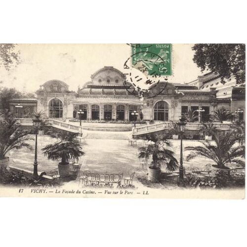 Cpa Vichy " La Facade Du Casino - Vue Sur Le Parc "