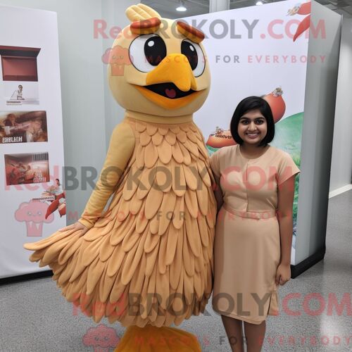 Costume De Mascotte Redbrokoly De Poulet Au Beurre Beige Personnage Habillé Avec Une Jupe Plissée Et Des Pinces À Cheveux