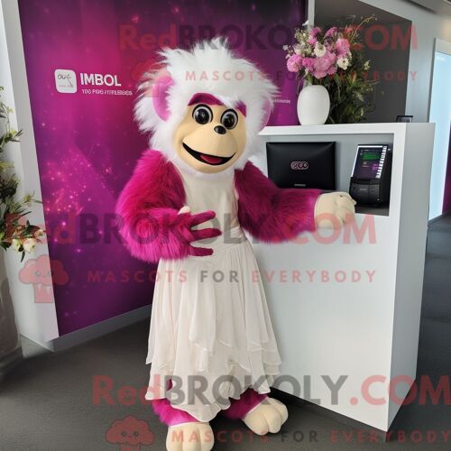 Costume Mascotte Redbrokoly De Singe Magenta Personnage Habillé Avec Une Robe De Mariée Et Des Porte-Clés