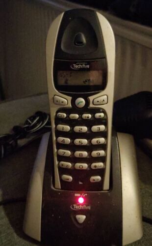 Téléphone numérique DECT Techfive TF 160 TF160 répéteur intégré mode numérotation vocal ou décimal Autonomie veille 120 heures conversation 13 heures - code Pin 0000 - téléphone sans fil numérique