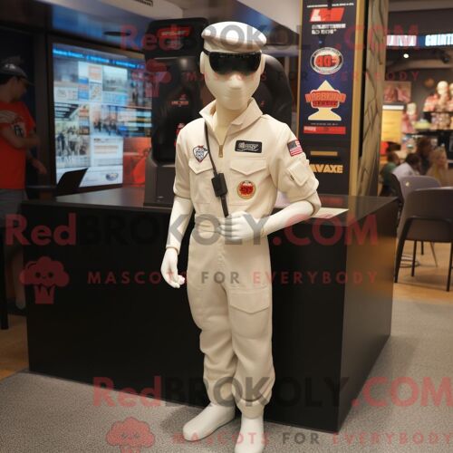 Costume De Mascotte Redbrokoly De Gi Joe Crème Personnage Habillé D Un T-Shirt Henley Et De Pochettes De Costume