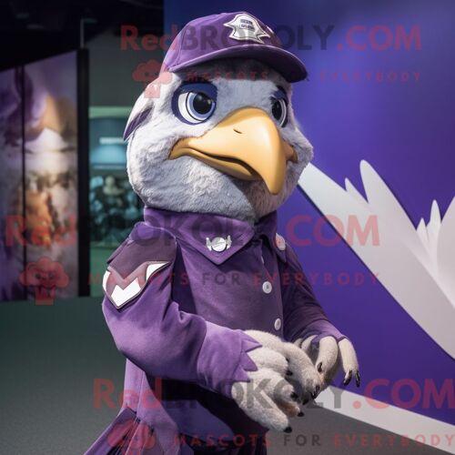Personnage De Costume De Mascotte Redbrokoly Purple Hawk Habillé Avec Une Robe Trapèze Et Des Casquettes