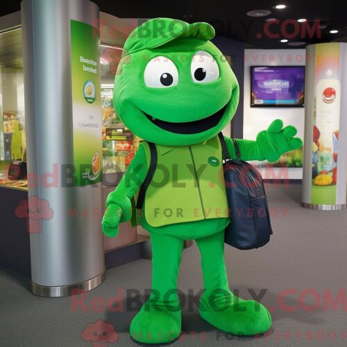 Personnage De Costume De Mascotte Redbrokoly Green But Habillé Avec Un T-Shirt À Manches Longues Et Des Sacs Messager