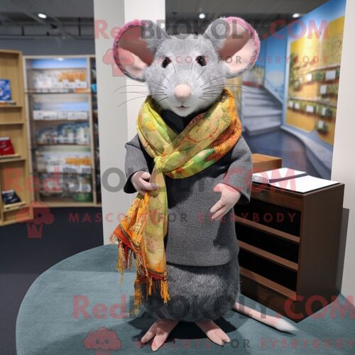 Costume Mascotte Redbrokoly De Rat Habillé D Un Cardigan Et D Écharpes