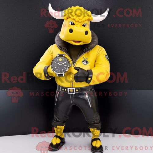 Personnage De Costume De Mascotte Redbrokoly De Taureau Jaune Habillé D Une Veste En Cuir Et De Montres Numériques