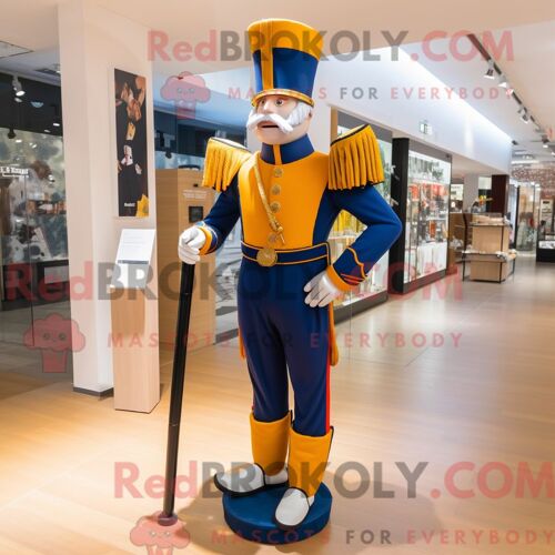 Costume De Mascotte Redbrokoly De Pic Bleu Marine Habillé D Un Jean Boyfriend Et D Écharpes