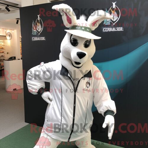 Costume Mascotte Redbrokoly De Gazelle Blanche Personnage Habillé D Un Coupe-Vent Et D Épingles À Chapeau