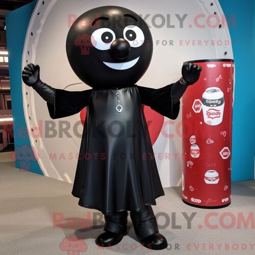 Costume De Mascotte Redbrokoly De Canette De Soda Noire Personnage Habillé Avec Une Robe Droite Et Des Boutons De Manchette