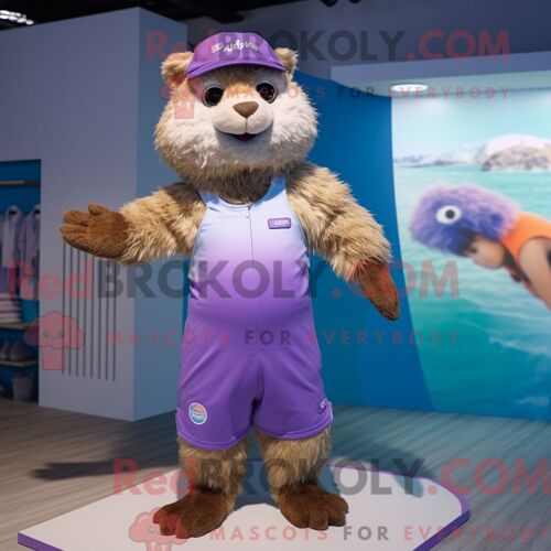 Costume Mascotte Redbrokoly De Marmotte Lavande Habillé Avec Un Maillot De Bain Une Pièce Et Des Bandeaux
