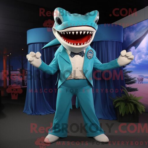 Personnage Mascotte Redbrokoly D Une Jaguar Rose Habillée D Une Robe De Soirée Et De Foulards