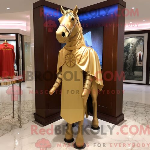 Personnage Mascotte Redbrokoly D Un Cheval Doré Habillé D Une Robe Fourreau Et D Épingles À Châle