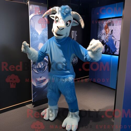 Costume De Mascotte Redbrokoly De Chèvre Bleue Habillé Avec Un T-Shirt À Manches Longues Et Des Gants