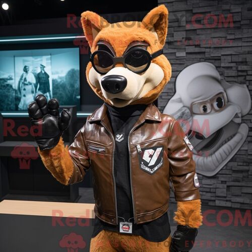 Personnage Mascotte Redbrokoly D Un Smilodon Bleu Habillé D Une Robe Taille Empire Et De Gants