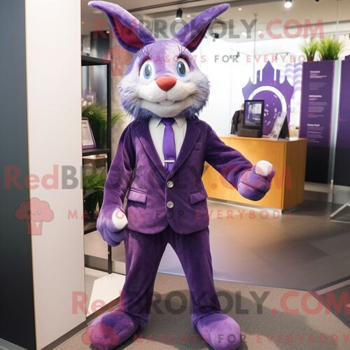 Personnage Mascotte Redbrokoly D Un Buffle Noir Habillé D Une Mini Jupe Et De Montres