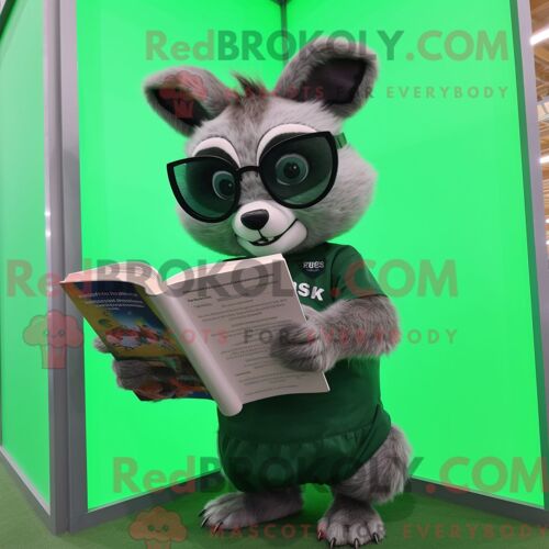 Costume Mascotte Redbrokoly De Civette Verte Personnage Habillé D Un Bikini Et De Lunettes De Lecture