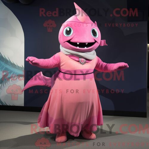Personnage Mascotte Redbrokoly D Une Carotte Habillée D Un Short Cargo Et De Pinces À Cheveux