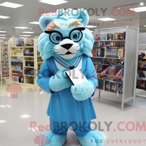 Costume Mascotte Redbrokoly De Tigre À Dents De Sabre Bleu Ciel Personnage Habillé Avec Une Robe Et Des Lunettes De Lecture
