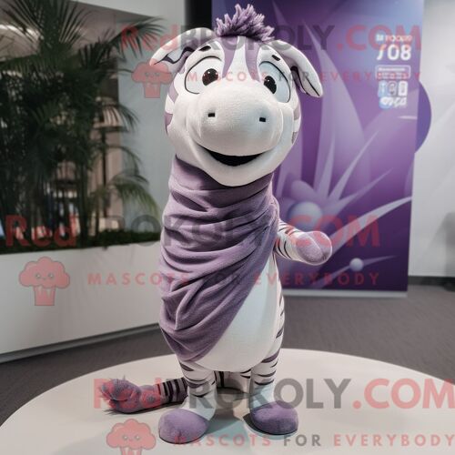 Personnage Mascotte Redbrokoly D Un Orange Turquoise Habillé D Une Combishort Et De Casquettes