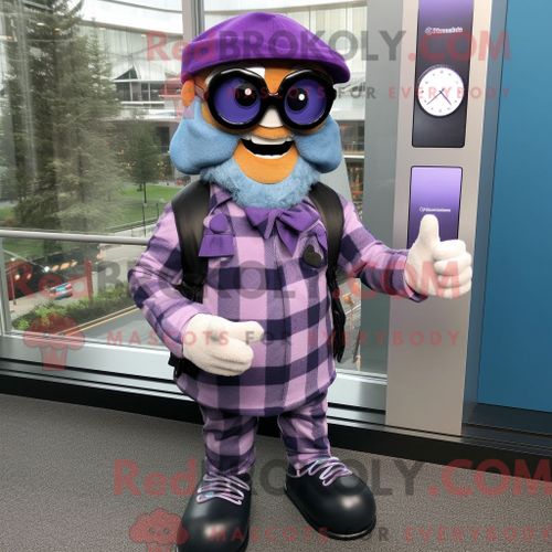 Personnage De Costume De Mascotte Redbrokoly De Montre-Bracelet De Lavande Habillé Avec Une Chemise En Flanelle Et Des Bérets