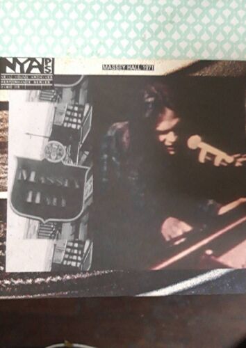 Neil Young Massey Hall 1971