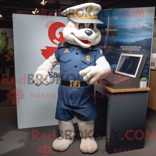 Costume Mascotte Redbrokoly De Goulash Bleu Marine Habillé D Un Débardeur Et De Porte-Documents