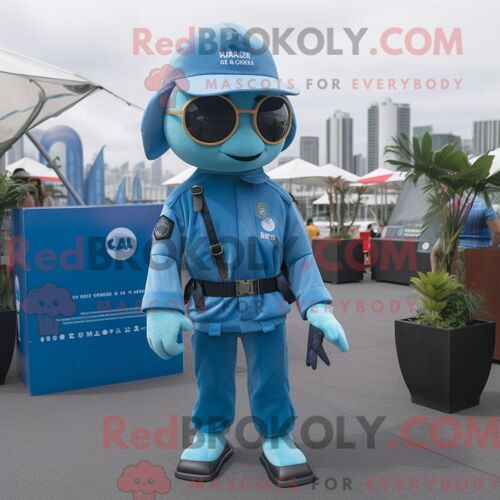 Costume Mascotte Redbrokoly De Harpe Celtique Bleu Ciel Habillé D Un T-Shirt Et De Pochettes De Costume