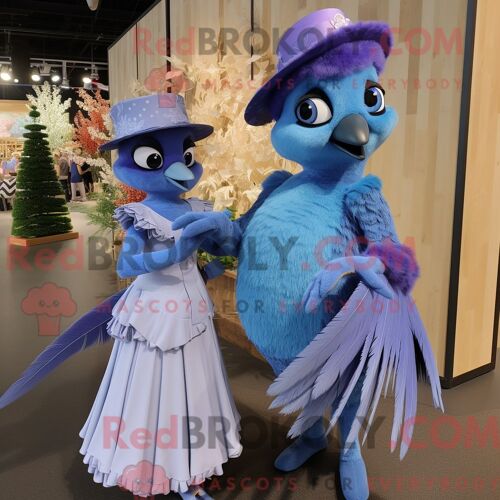 Personnage De Costume De Mascotte Redbrokoly De Geai Bleu Lavande Habillé Avec Une Robe Trapèze Et Des Montres