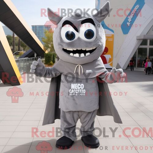Costume Mascotte Redbrokoly De Nachos Gris Personnage Habillé D Une Combinaison Et De Lacets De Chaussures