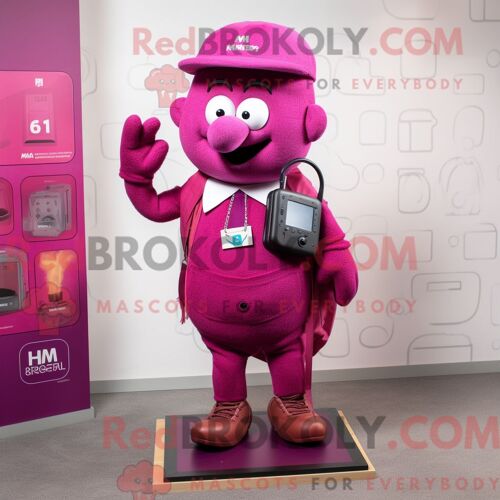 Personnage De Costume De Mascotte Redbrokoly De Téléphone Magenta Habillé Avec Une Chemise Oxford Et Des Sacs Messenger