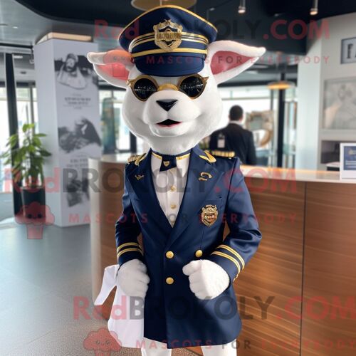 Costume Mascotte Redbrokoly Quagga Bleu Marine Habillé D Une Jupe Longue Et De Sacs Messager
