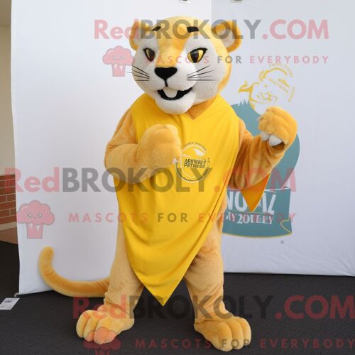 Costume De Mascotte Redbrokoly De Lion De Montagne Jaune Citron Habillé D Un T-Shirt Et D Épingles À Châle