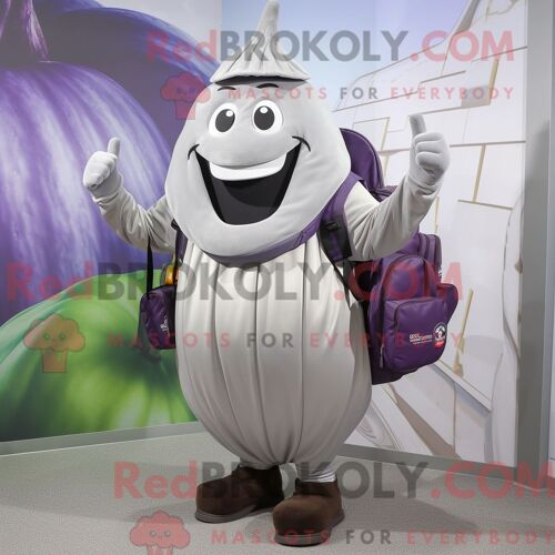 Personnage De Costume De Mascotte Redbrokoly D Aubergine Argentée Habillé Avec Un Pantalon Habillé Et Des Sacs À Dos