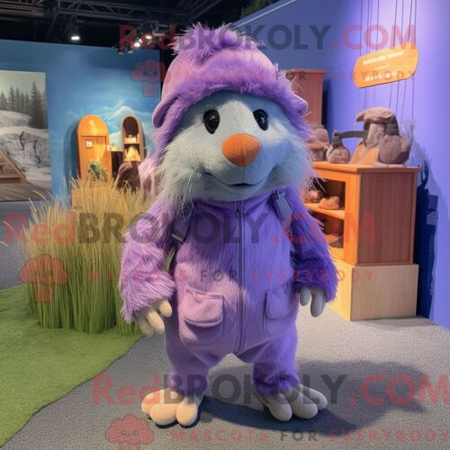 Costume De Mascotte Redbrokoly De Cochon D Inde Lavande Habillé Avec Une Barboteuse Et Des Bonnets