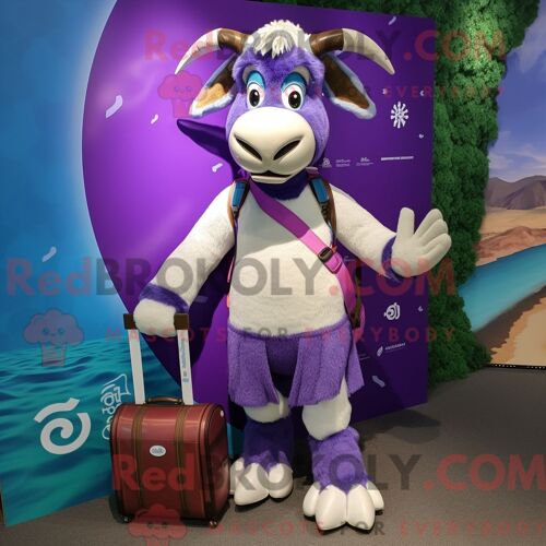 Costume De Mascotte Redbrokoly De Chèvre Violette Habillé D Un Short Et De Sacs Fourre-Tout